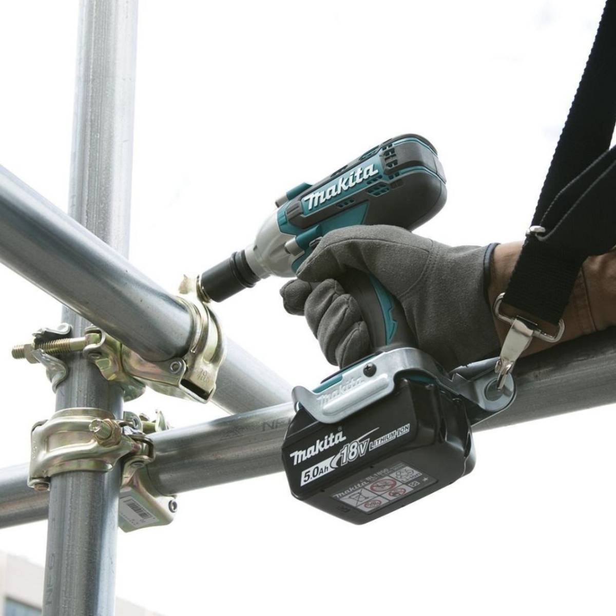 MAKITA aku udarni odvijač DTW190Z-5 MAKITA aku udarni odvijač DTW190Z-5