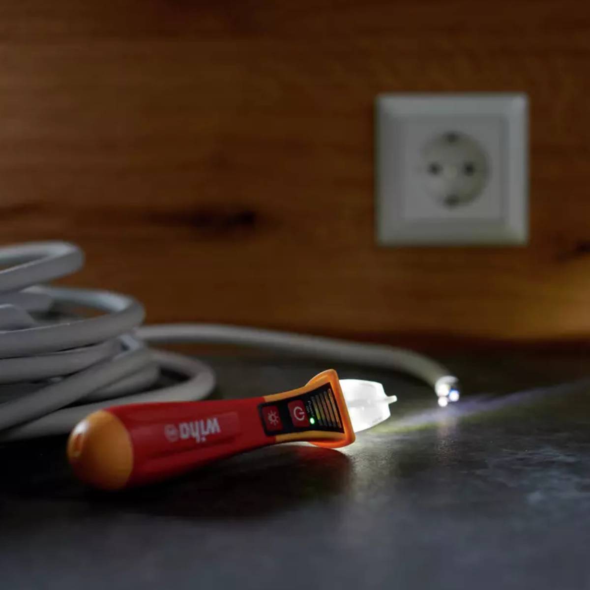 WIHA ispitivač beskontaktni 12-1000 V-1 WIHA ispitivač beskontaktni 12-1000 V-1