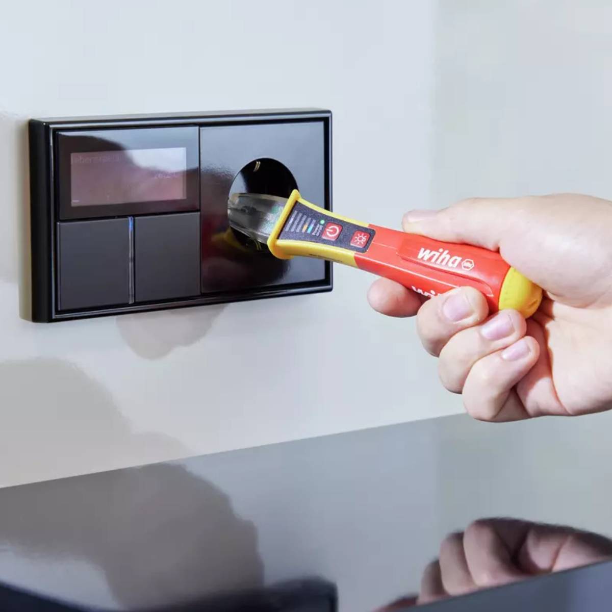 WIHA ispitivač beskontaktni 12-1000 V-4 WIHA ispitivač beskontaktni 12-1000 V-4