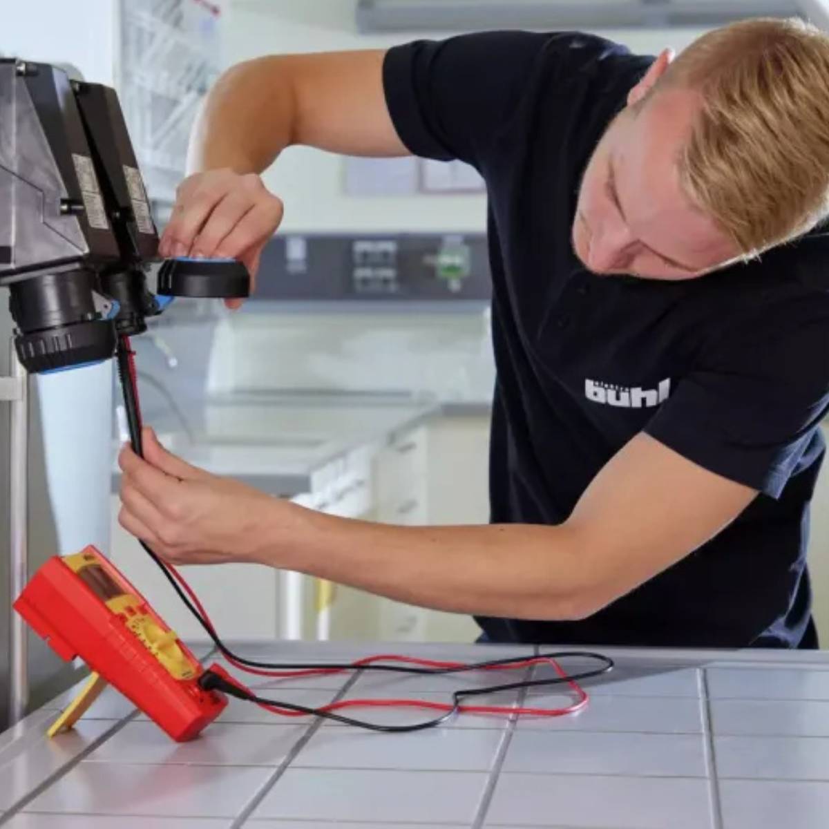 WIHA multimetar digitalni 600 V, AC CAT IV-1 WIHA multimetar digitalni 600 V, AC CAT IV-1